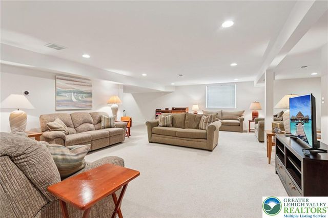 2113 Kingsview Road, Lower Macungie Twp, PA 18062