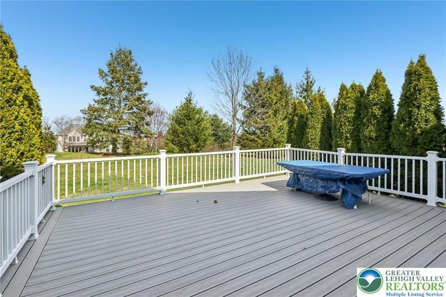 2113 Kingsview Road, Lower Macungie Twp, PA 18062