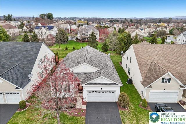 2113 Kingsview Road, Lower Macungie Twp, PA 18062