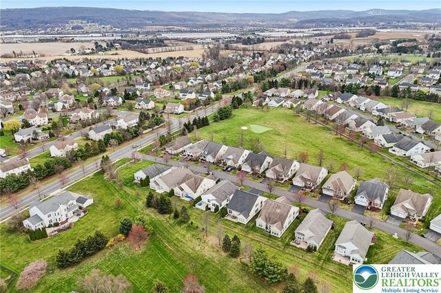 2113 Kingsview Road, Lower Macungie Twp, PA 18062