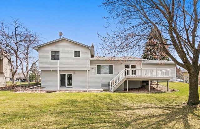 1531 Oakwood Terrace, Shoreview, MN 55126