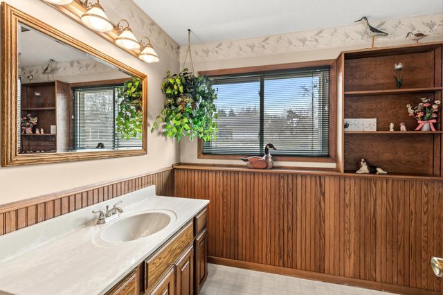 1531 Oakwood Terrace, Shoreview, MN 55126