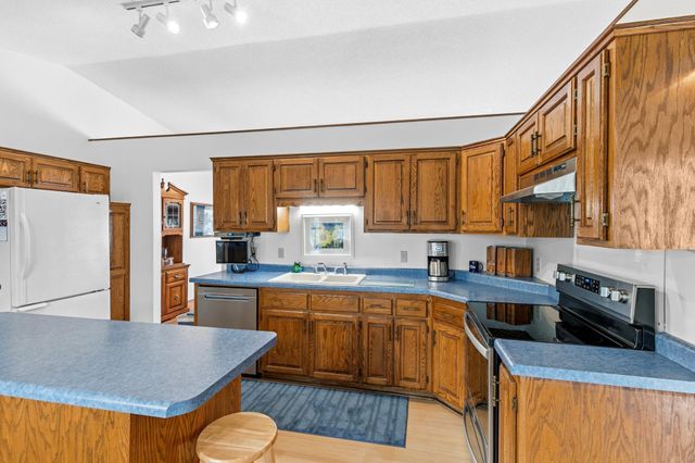 1531 Oakwood Terrace, Shoreview, MN 55126