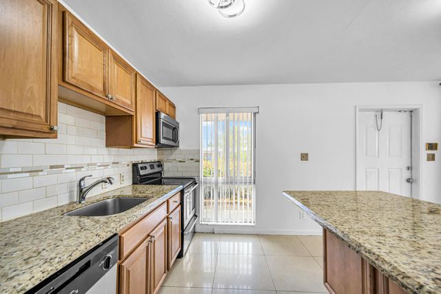 2107 NE 15th Avenue, Wilton Manors, FL 33305
