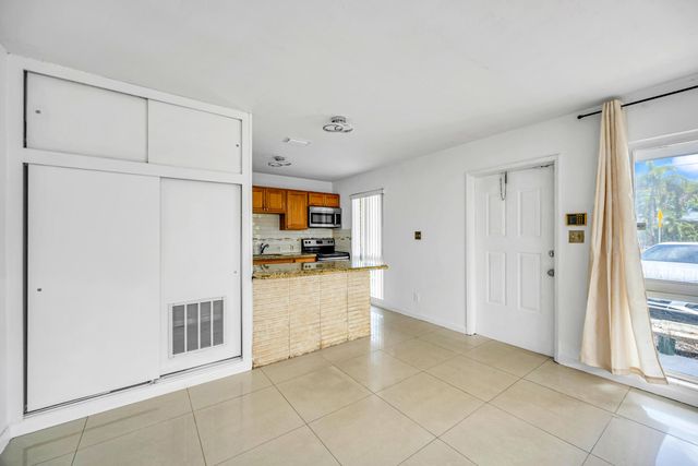 2107 NE 15th Avenue, Wilton Manors, FL 33305