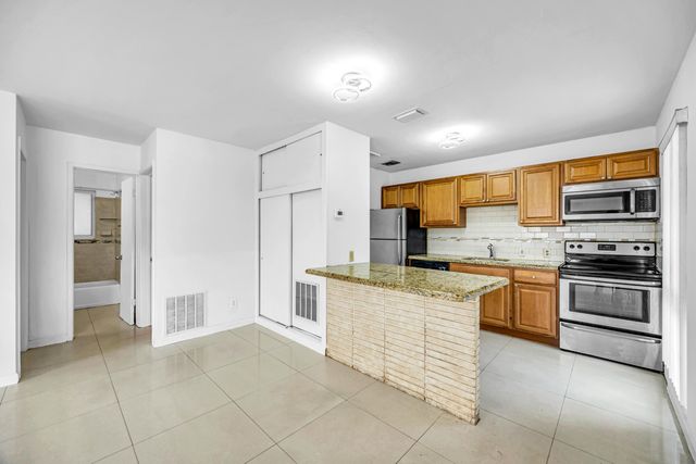 2107 NE 15th Avenue, Wilton Manors, FL 33305