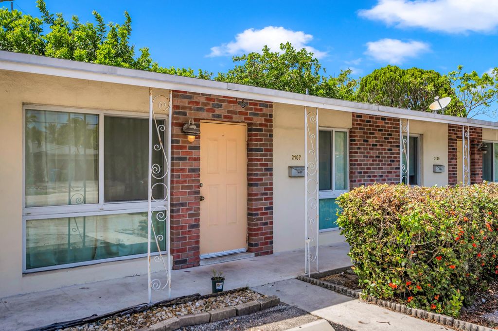 2107 NE 15th Avenue, Wilton Manors, FL 33305