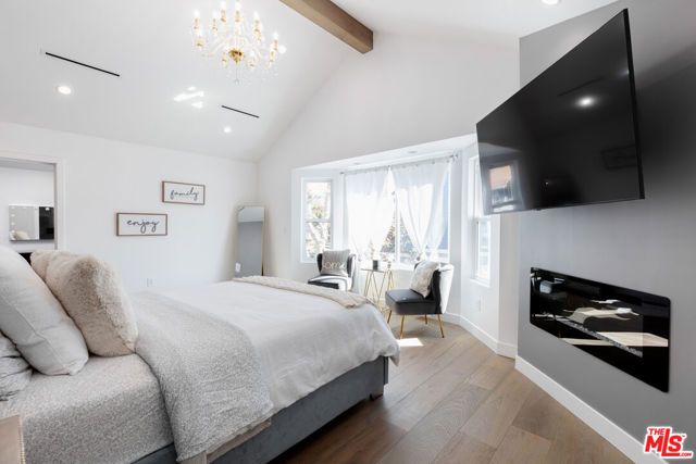 18721 Hatteras Street 10, Tarzana (los Angeles), CA 91356