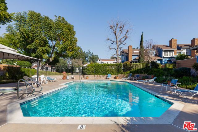 18721 Hatteras Street 10, Tarzana (los Angeles), CA 91356