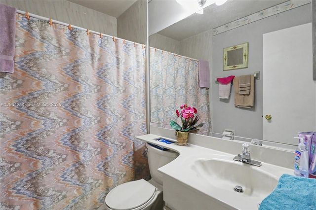 5465 W 21st Court, Hialeah, FL 33016