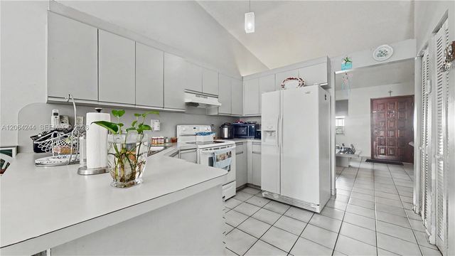 5465 W 21st Court, Hialeah, FL 33016