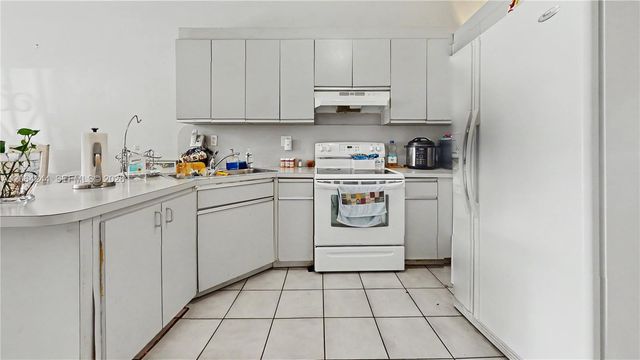 5465 W 21st Court, Hialeah, FL 33016