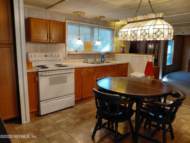 15690 SEARS Road, Jacksonville, FL 32218