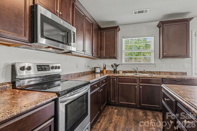 2428 Alex Ryan Drive, Charlotte, NC 28216