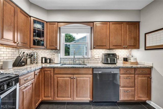 3732 W 232nd Street, North Olmsted, OH 44070