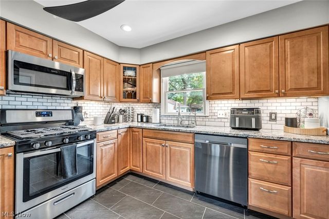 3732 W 232nd Street, North Olmsted, OH 44070
