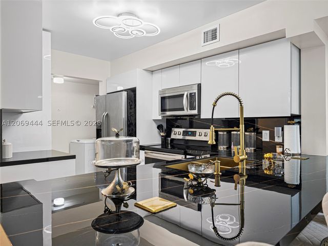12106 Saint Andrews Pl 202, Miramar, FL 33025