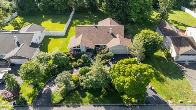18 Kristi Drive, Muttontown, NY 11753