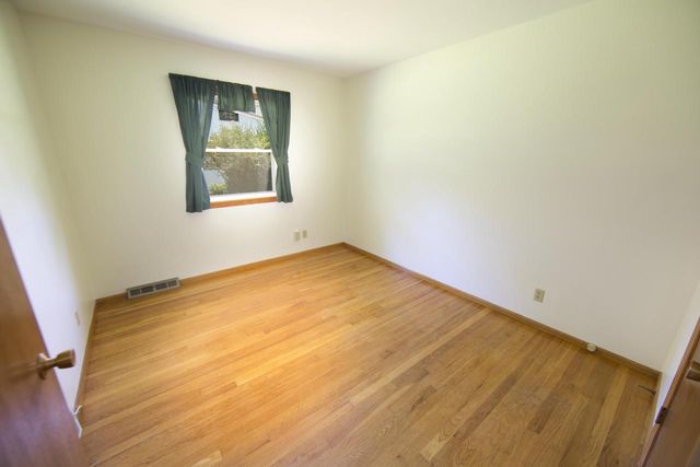 10520 W Monastery DRIVE, Franklin, WI 53132