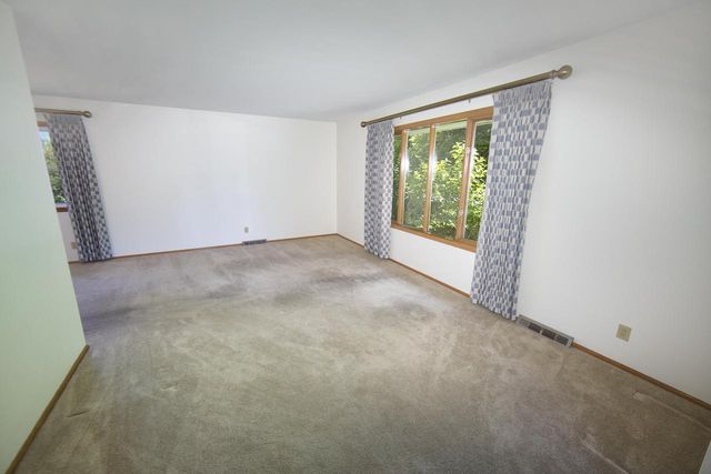 10520 W Monastery DRIVE, Franklin, WI 53132