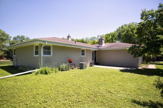 10520 W Monastery DRIVE, Franklin, WI 53132