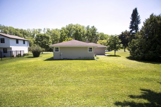 10520 W Monastery DRIVE, Franklin, WI 53132