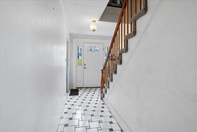 60 Avery Street, Laconia, NH 03246