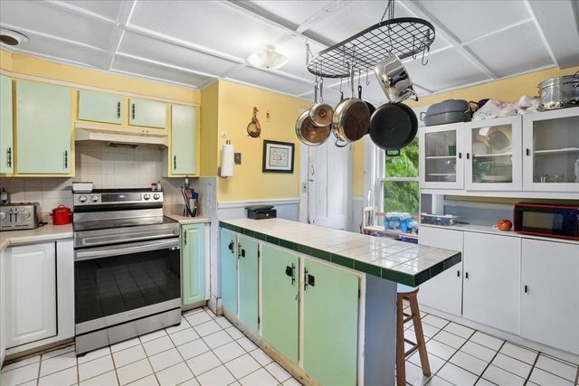 60 Avery Street, Laconia, NH 03246