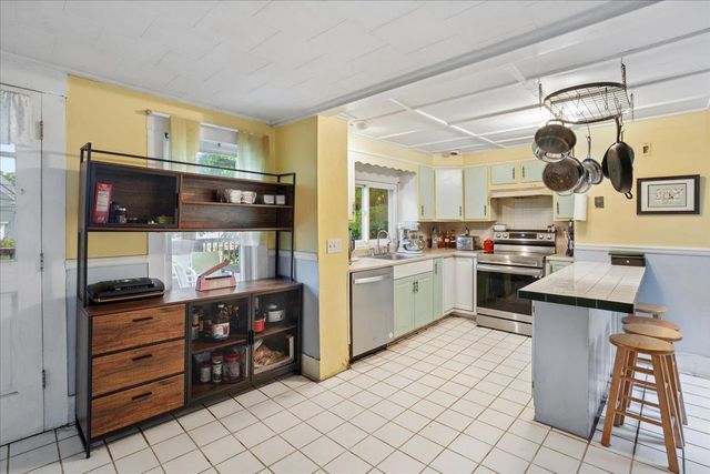 60 Avery Street, Laconia, NH 03246