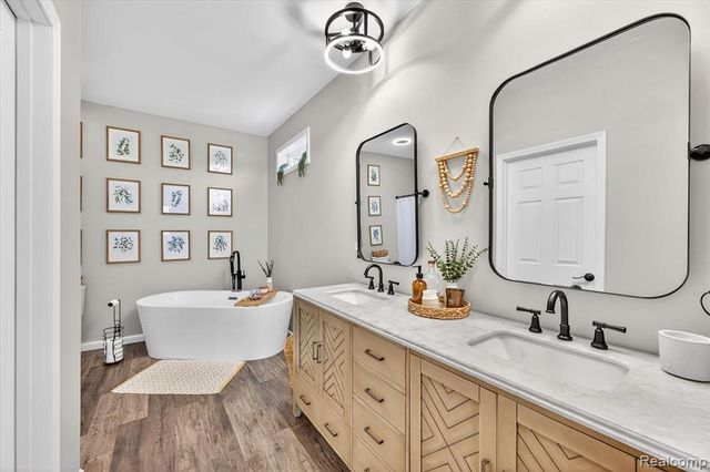 1881 S Lake George Road, Attica, MI 48412