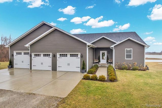 1881 S Lake George Road, Attica, MI 48412