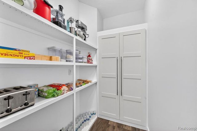 1881 S Lake George Road, Attica, MI 48412