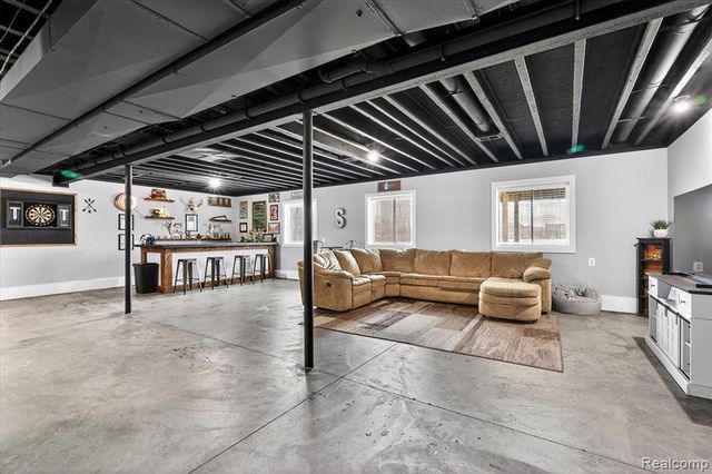 1881 S Lake George Road, Attica, MI 48412