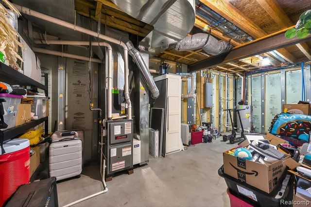 1881 S Lake George Road, Attica, MI 48412