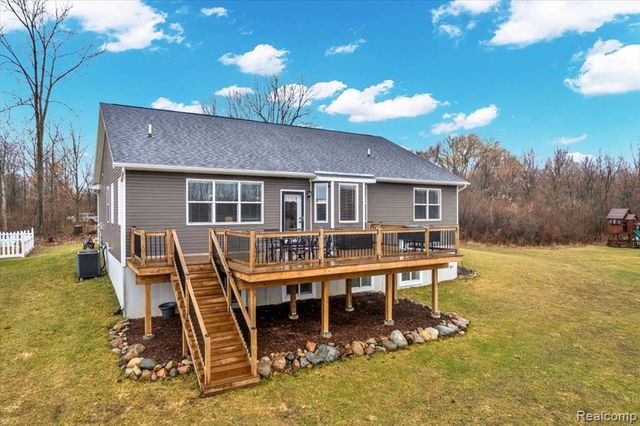 1881 S Lake George Road, Attica, MI 48412