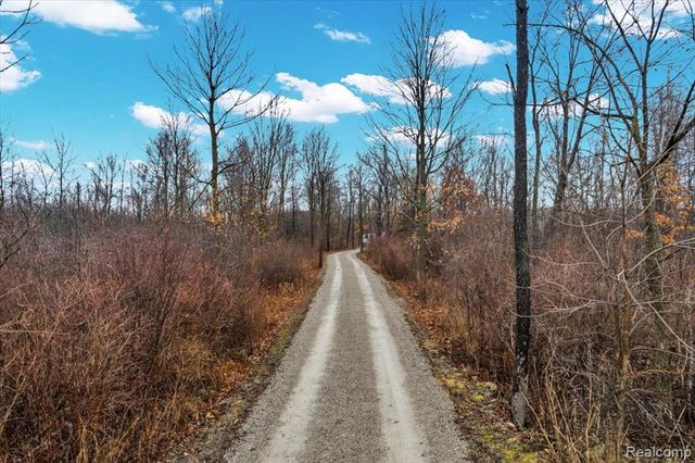 1881 S Lake George Road, Attica, MI 48412