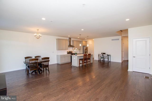 44 PARRY WAY, Warminster, PA 18974