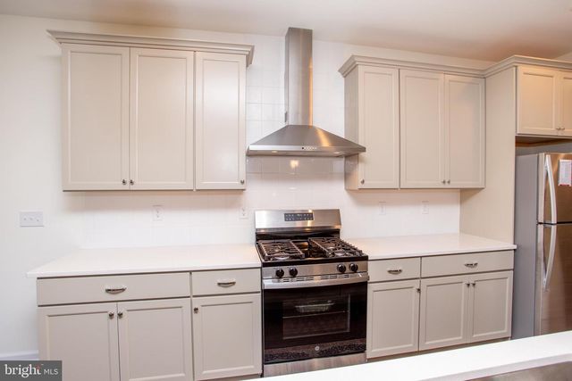 44 PARRY WAY, Warminster, PA 18974