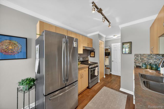 38969 Golfview Drive W, Clinton Charter Township, MI 48038