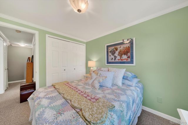 38969 Golfview Drive W, Clinton Charter Township, MI 48038