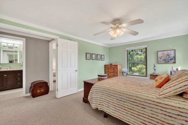 38969 Golfview Drive W, Clinton Charter Township, MI 48038