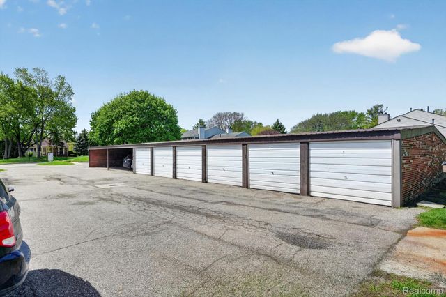 38969 Golfview Drive W, Clinton Charter Township, MI 48038