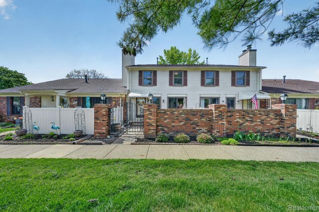 38969 Golfview Drive W, Clinton Charter Township, MI 48038