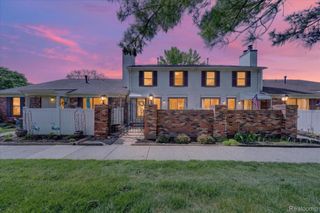 38969 Golfview Drive W, Clinton Charter Township, MI 48038