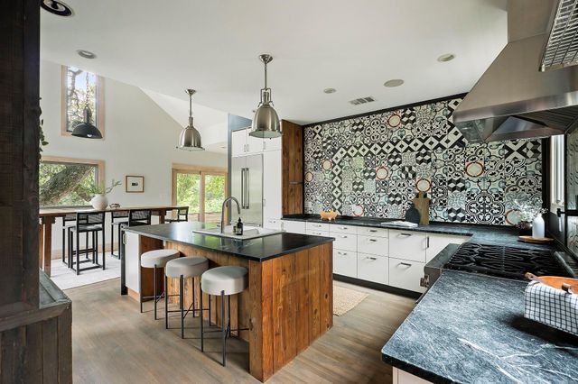 913 Christopher ST, Austin, TX 78704