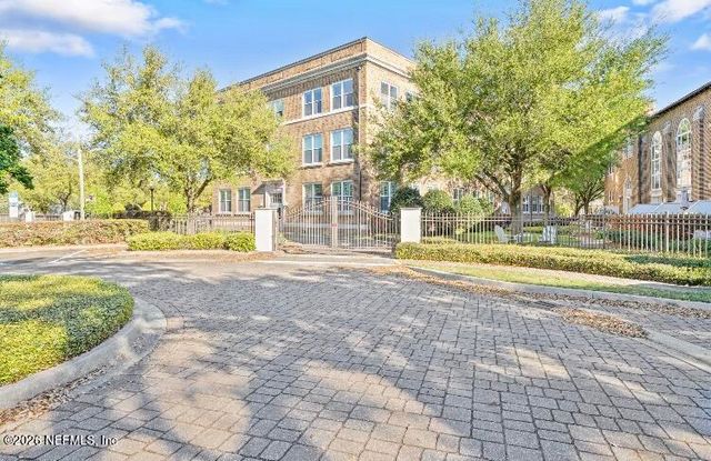 2525 COLLEGE Street 2304, Jacksonville, FL 32204