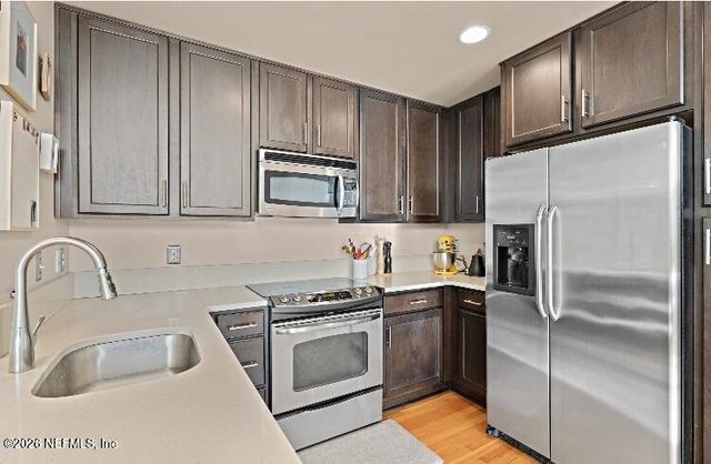 2525 COLLEGE Street 2304, Jacksonville, FL 32204