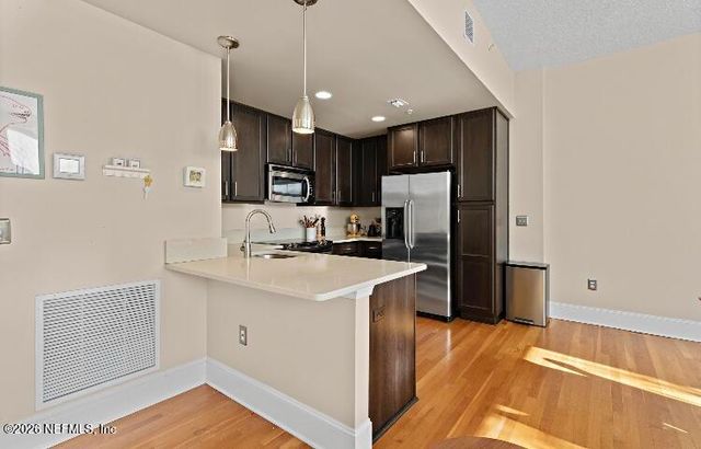 2525 COLLEGE Street 2304, Jacksonville, FL 32204