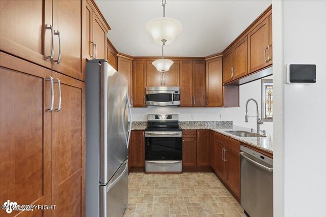 4100 McLean Place, Anchorage, AK 99504