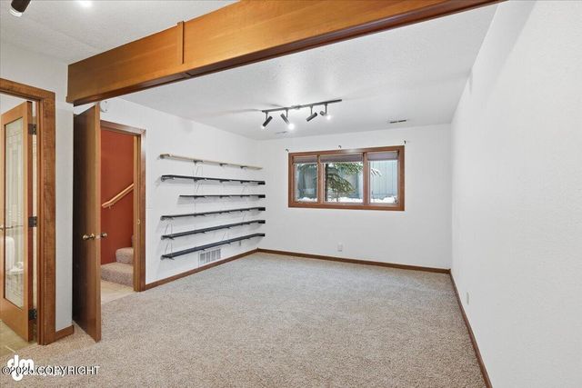 4100 McLean Place, Anchorage, AK 99504